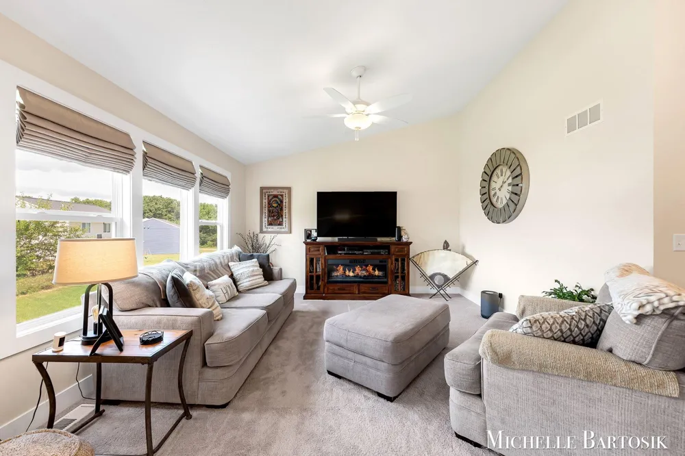 469 Seneca Ridge Drive Middleville Village, MI 49333