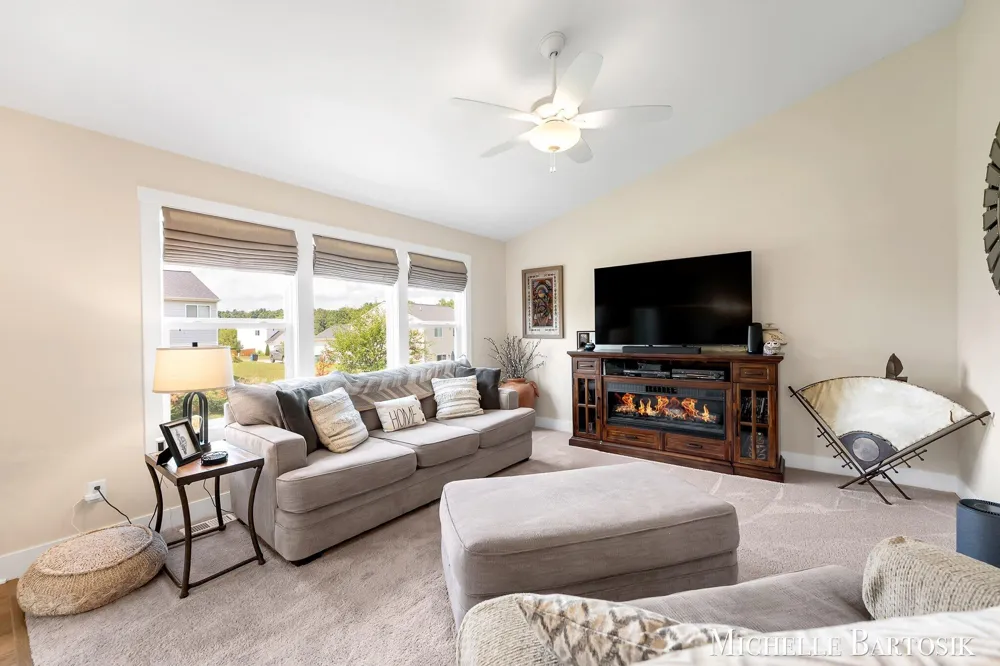 469 Seneca Ridge Drive Middleville Village, MI 49333
