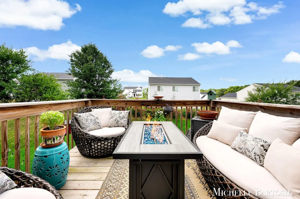 469 Seneca Ridge Drive Middleville Village, MI 49333