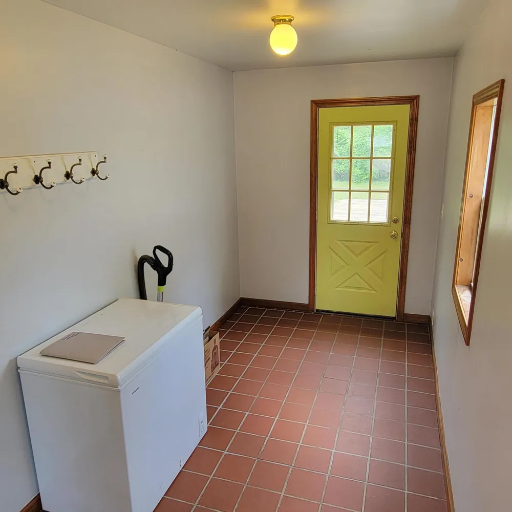 8 E Barton Street Newaygo City, MI 49337
