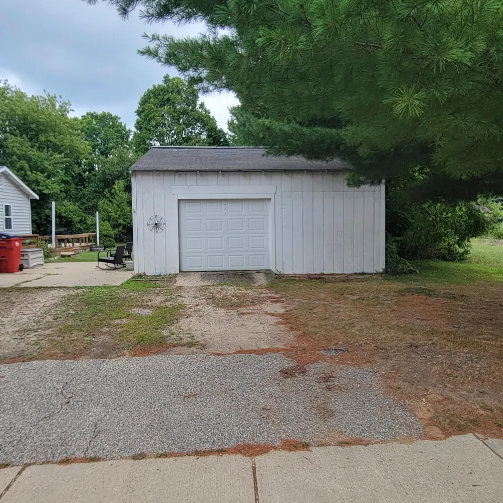 8 E Barton Street Newaygo City, MI 49337