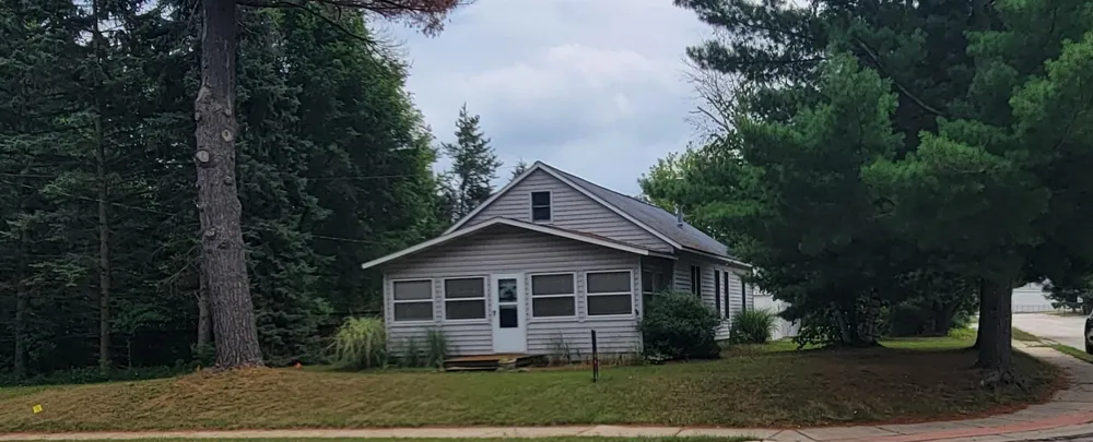 8 E Barton Street Newaygo City, MI 49337