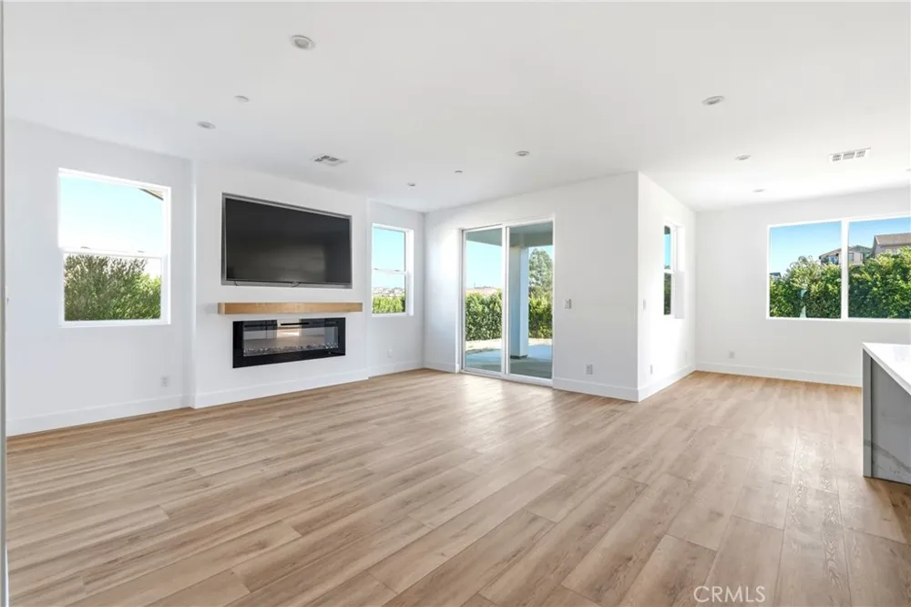 13063 VIA ALIA Riverside, CA 92503