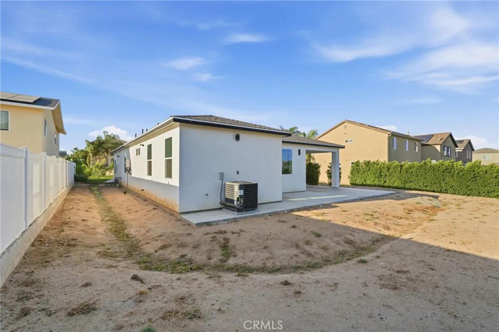 13063 VIA ALIA Riverside, CA 92503
