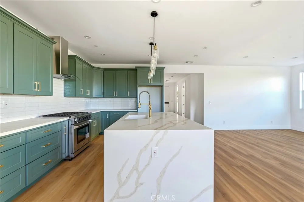 13063 VIA ALIA Riverside, CA 92503