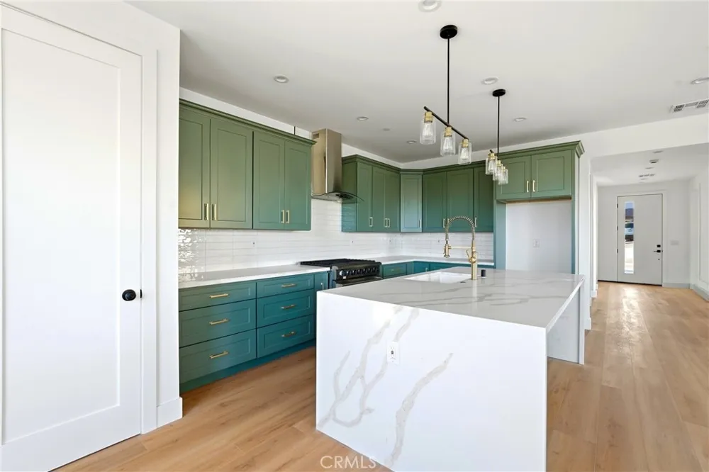 13063 VIA ALIA Riverside, CA 92503