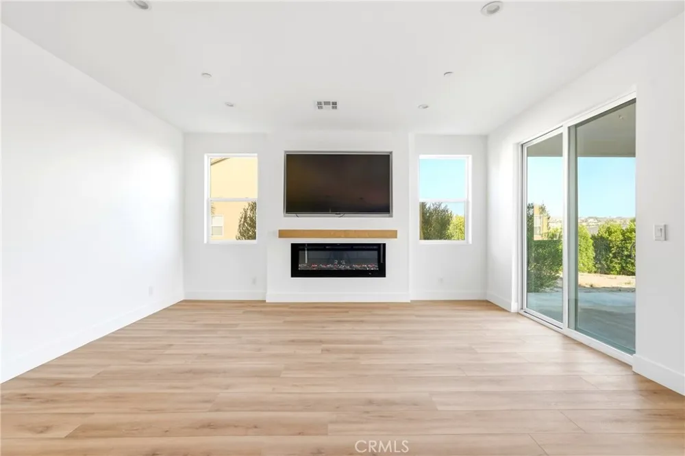 13063 VIA ALIA Riverside, CA 92503