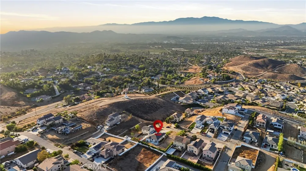 13063 VIA ALIA Riverside, CA 92503
