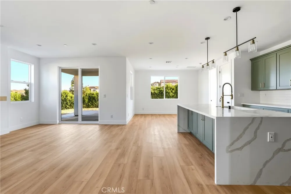 13063 VIA ALIA Riverside, CA 92503