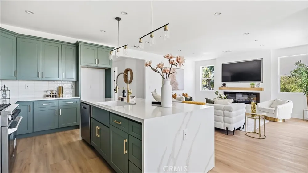 13063 VIA ALIA Riverside, CA 92503