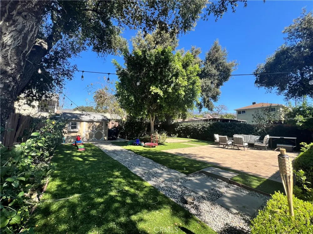119 W Washington Pasadena, CA 91103