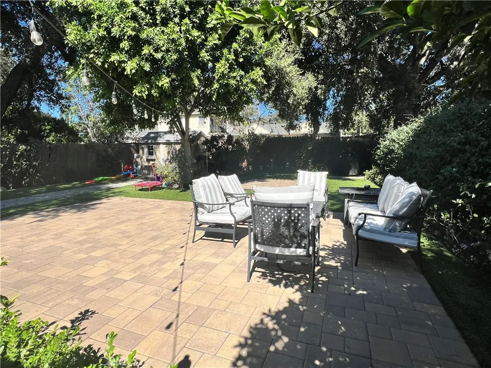 119 W Washington Pasadena, CA 91103