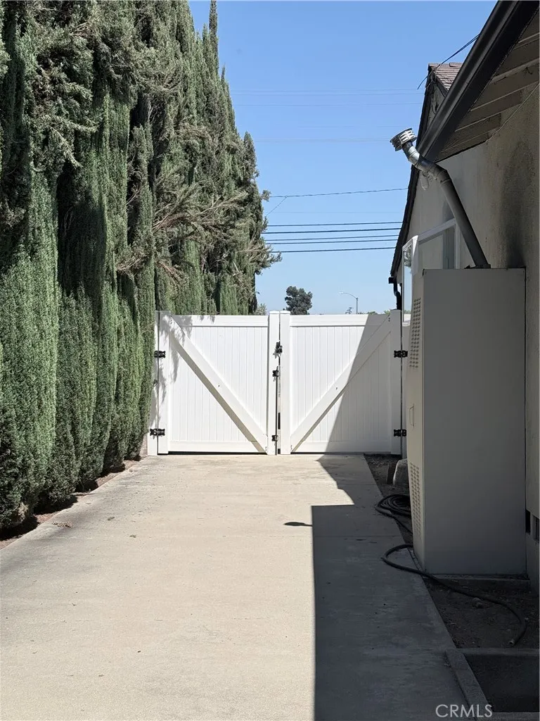 527 San Antonio Avenue Ontario, CA 91762