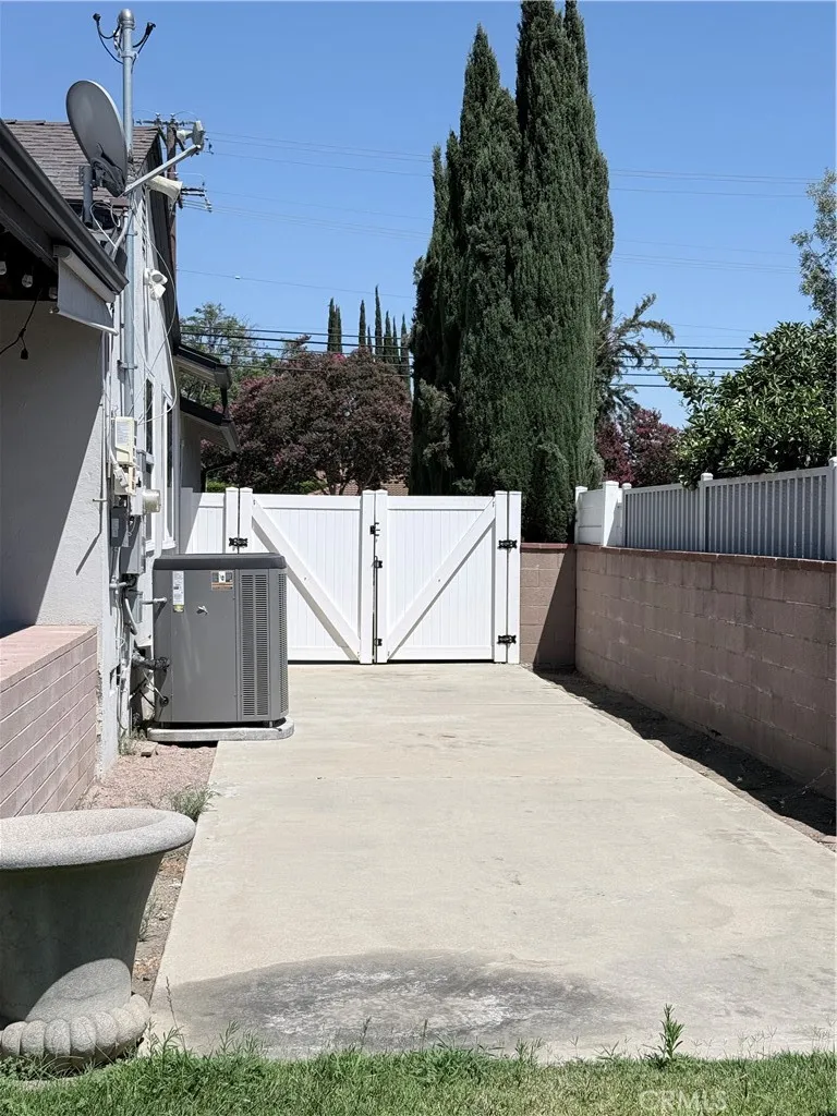 527 San Antonio Avenue Ontario, CA 91762