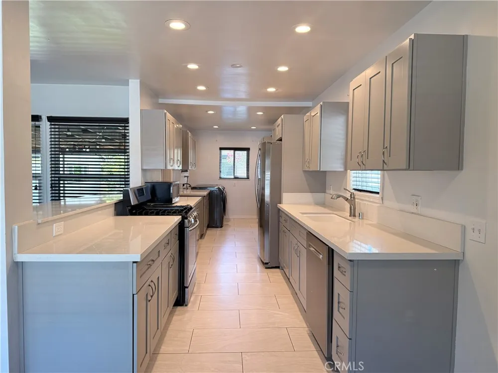 527 San Antonio Avenue Ontario, CA 91762