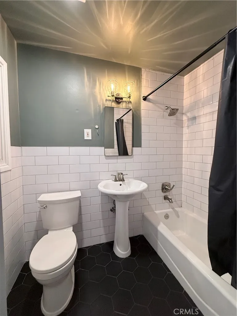 527 San Antonio Avenue Ontario, CA 91762