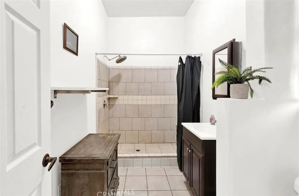 1151 W Mission Pomona, CA 91766