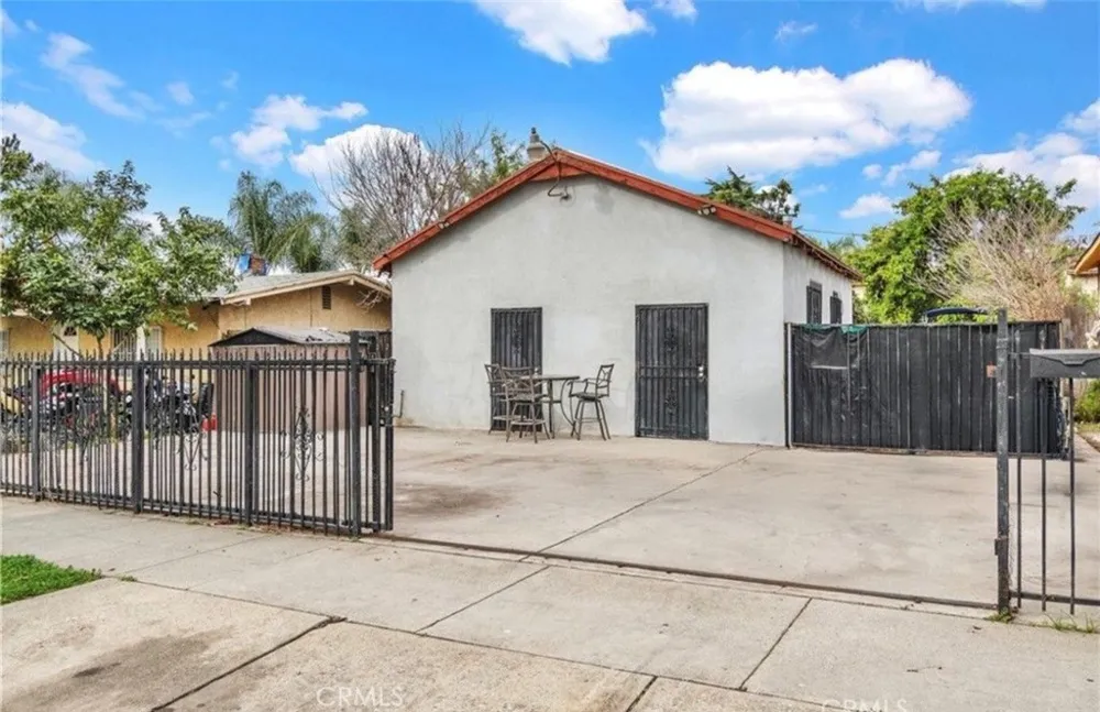 1151 W Mission Pomona, CA 91766