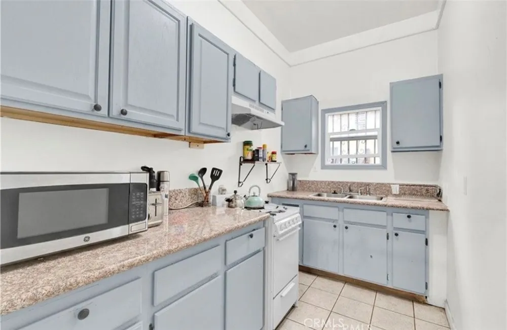 1151 W Mission Pomona, CA 91766
