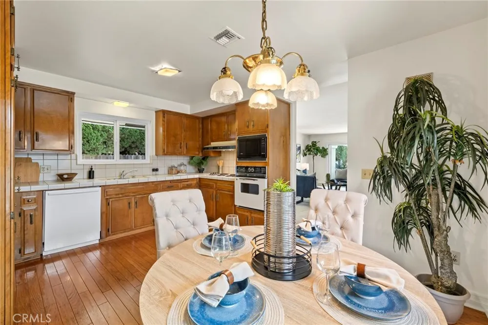 956 W 14th Street Upland, CA 91786
