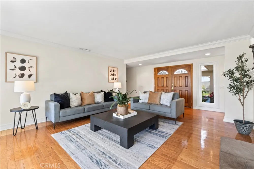 956 W 14th Street Upland, CA 91786