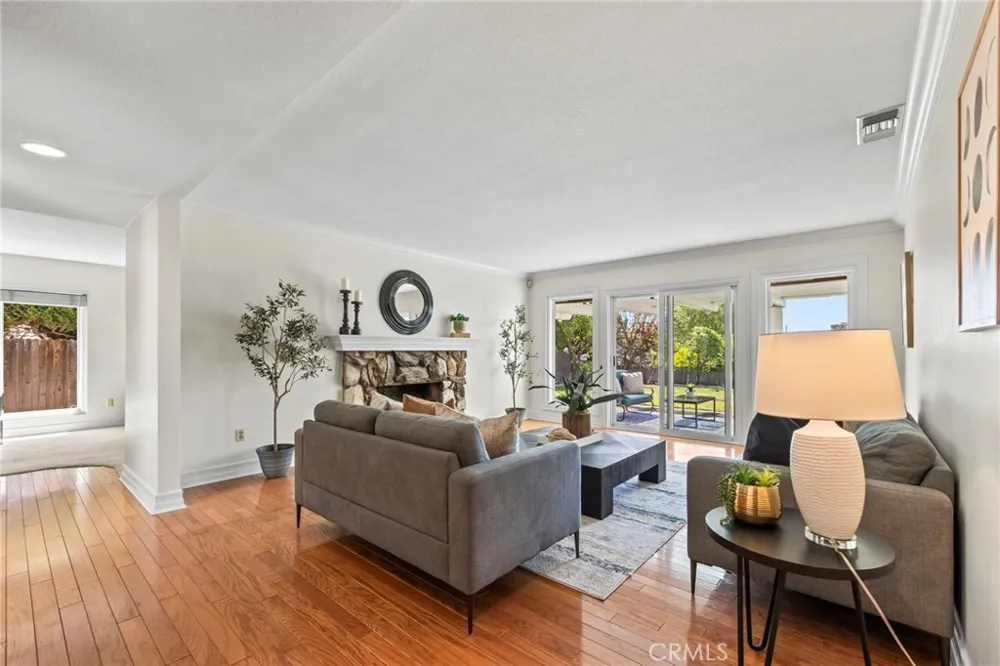 956 W 14th Street Upland, CA 91786