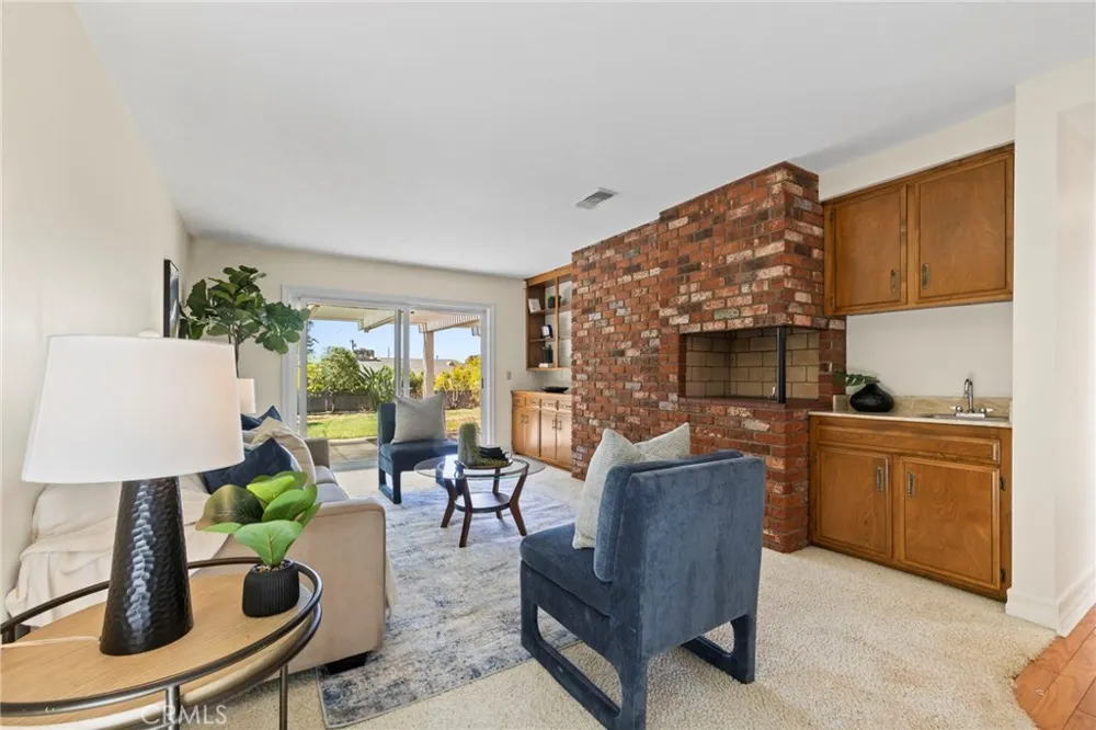 956 W 14th Street Upland, CA 91786