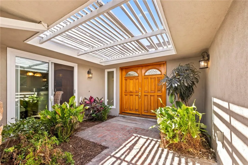 956 W 14th Street Upland, CA 91786