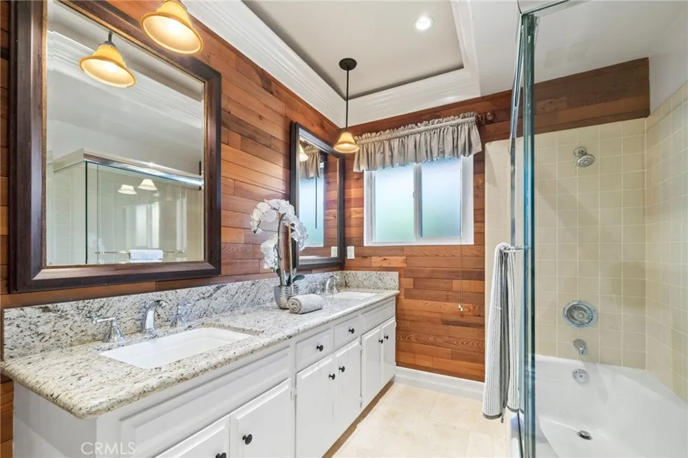 956 W 14th Street Upland, CA 91786