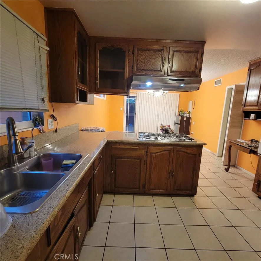 3524 Van Wig Baldwin Park, CA 91706