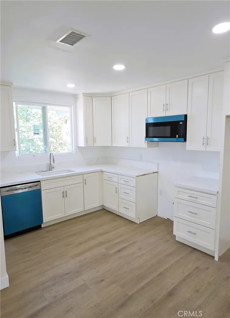 6324 Tampa Los Angeles, CA 91335