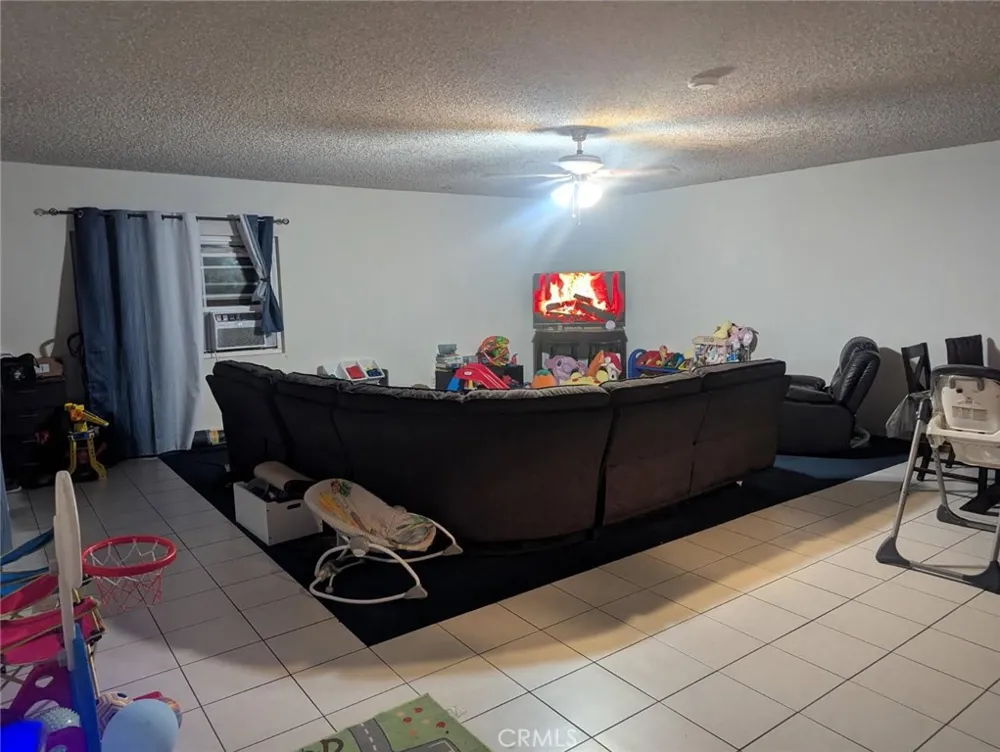 1110 Cabana La Puente, CA 91744