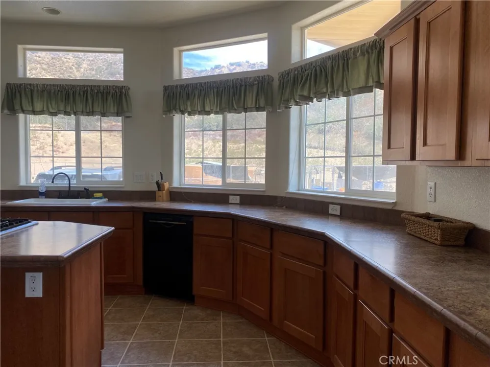 9895 Mias Canyon Banning, CA 92220
