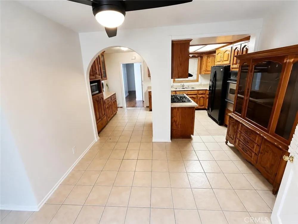14624 Hutchcroft La Puente, CA 91744