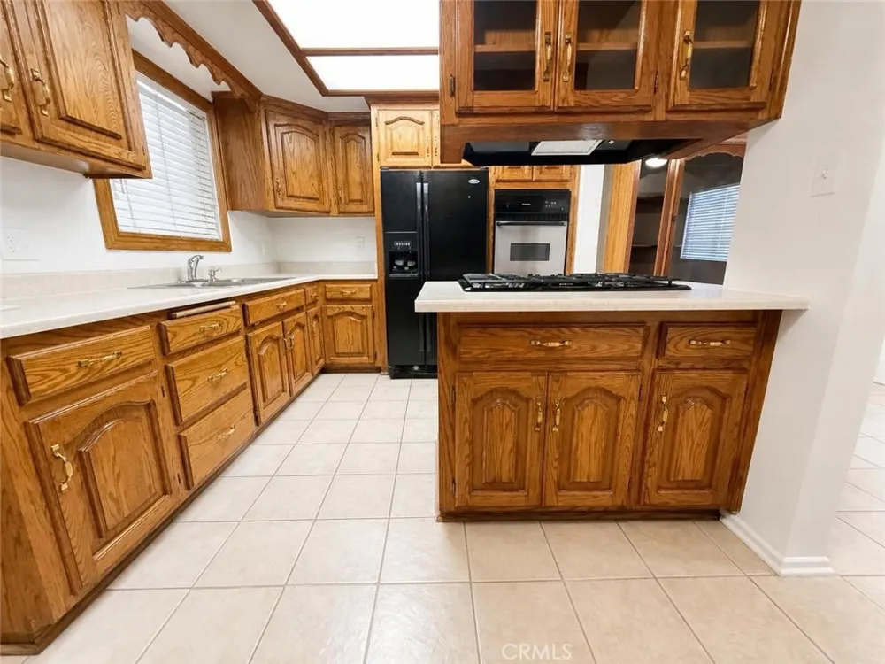 14624 Hutchcroft La Puente, CA 91744