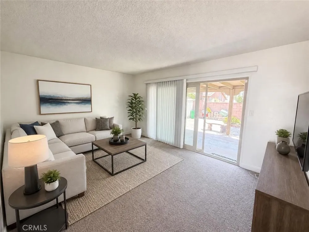 14624 Hutchcroft La Puente, CA 91744