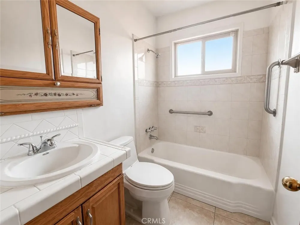 14624 Hutchcroft La Puente, CA 91744