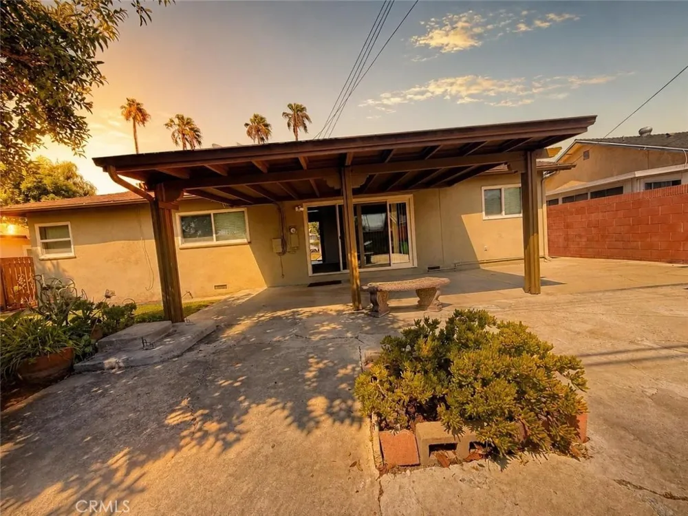 14624 Hutchcroft La Puente, CA 91744