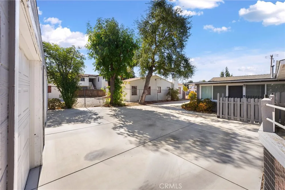 449 Arrow Highway Claremont, CA 91711