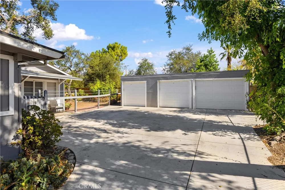 449 Arrow Highway Claremont, CA 91711