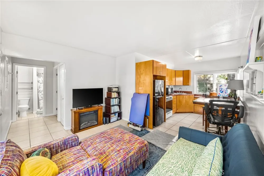 449 Arrow Highway Claremont, CA 91711