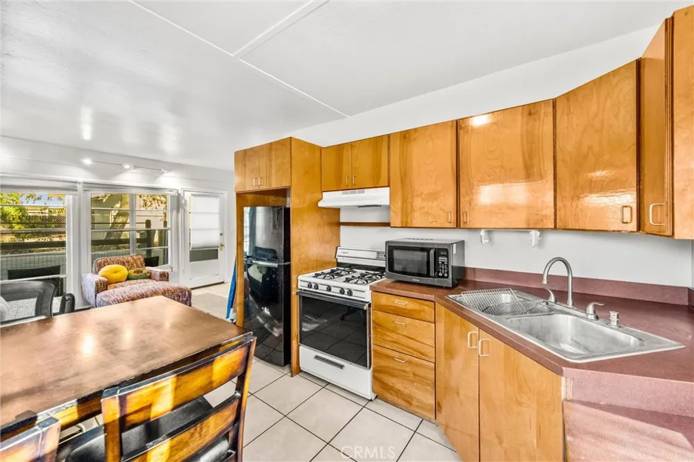 449 Arrow Highway Claremont, CA 91711