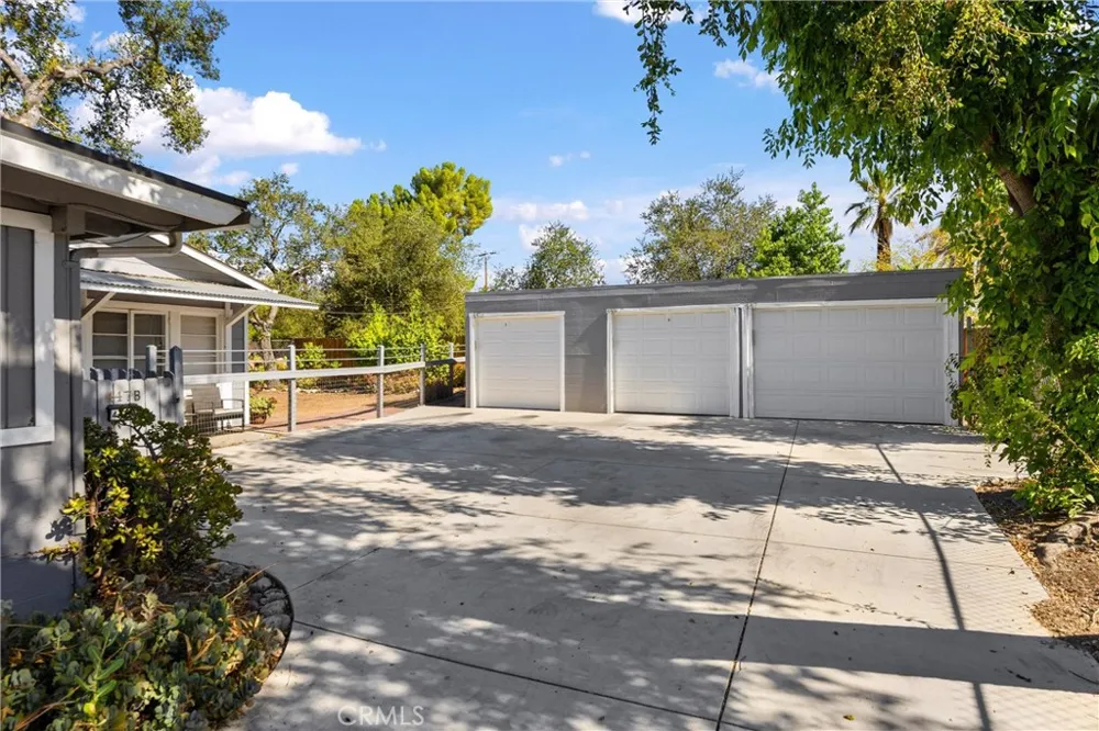 449 Arrow Highway Claremont, CA 91711