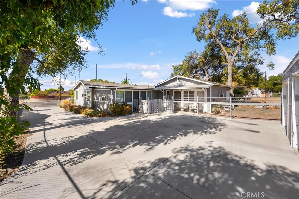 449 Arrow Highway Claremont, CA 91711