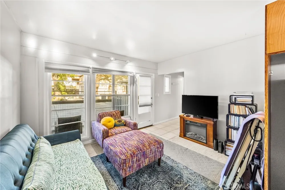 449 Arrow Highway Claremont, CA 91711