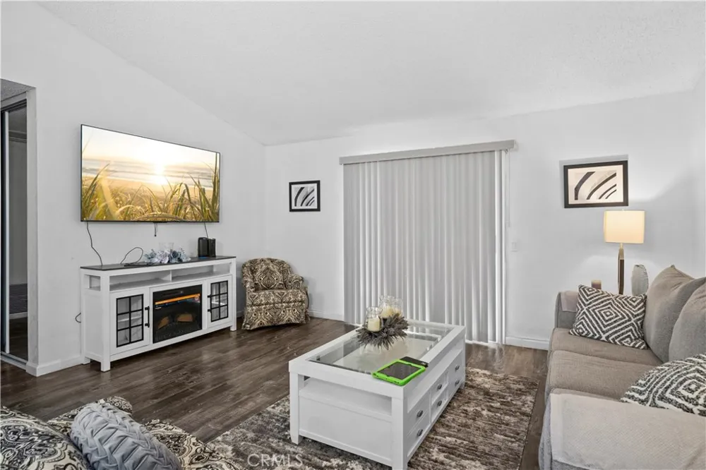 144 Plymouth San Bernardino, CA 92408