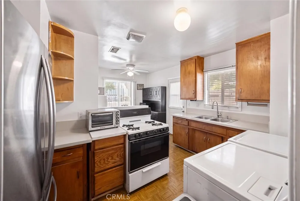 2408 2nd Street La Verne, CA 91750