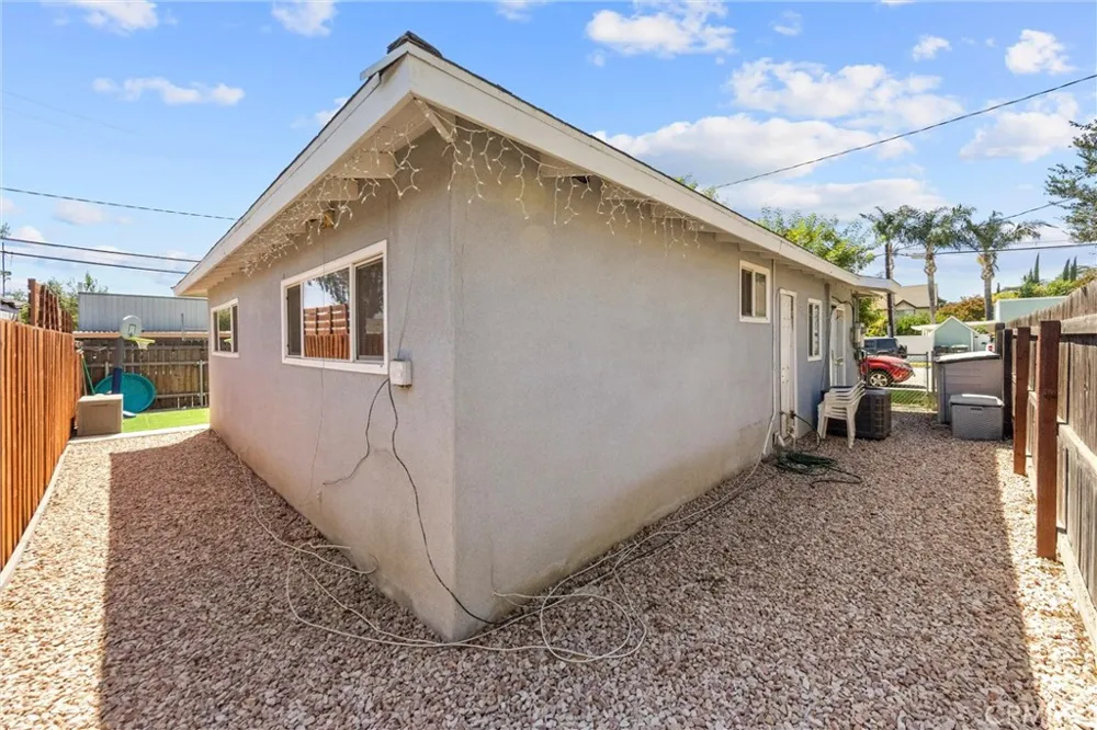 2408 2nd Street La Verne, CA 91750