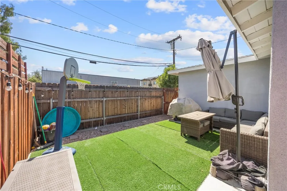 2408 2nd Street La Verne, CA 91750