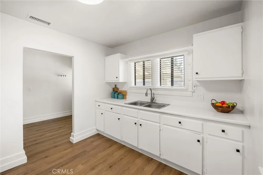 2408 2nd Street La Verne, CA 91750